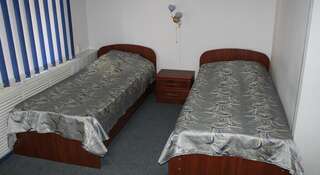 Гостиница Orion Hotel Астрахань Двухместный номер с 2 отдельными кроватями + дополнительной кроватью-6